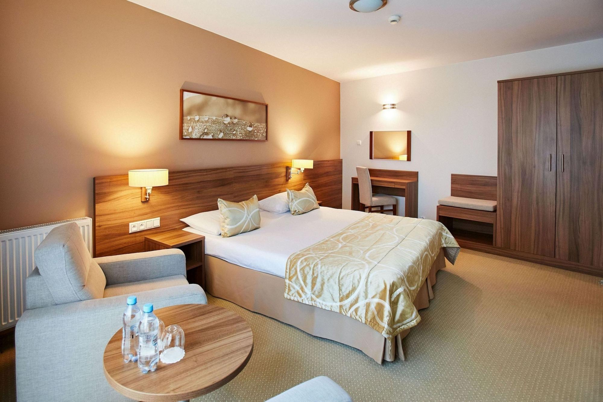 Arche Hotel Pulawska Residence Warszawa Extérieur photo